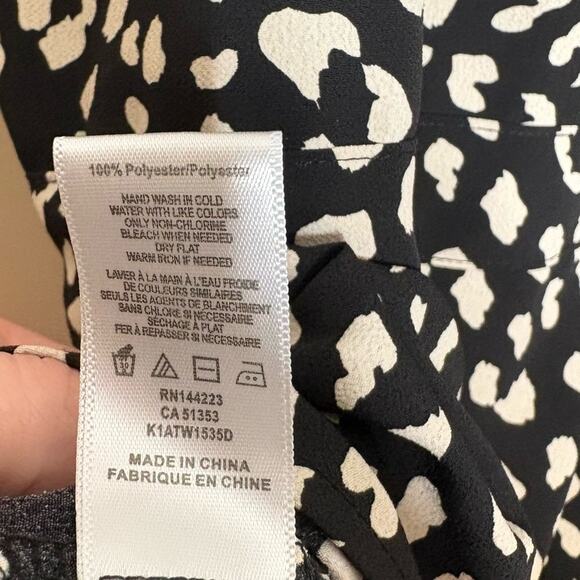 Bishop + Young Ruffle Sleeve Animal Print Blouse Black Cream Size Large - Picture 8 of 10